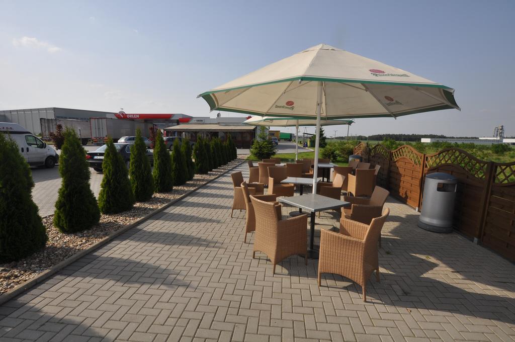 Artix Hotel Zbąszynek Buitenkant foto