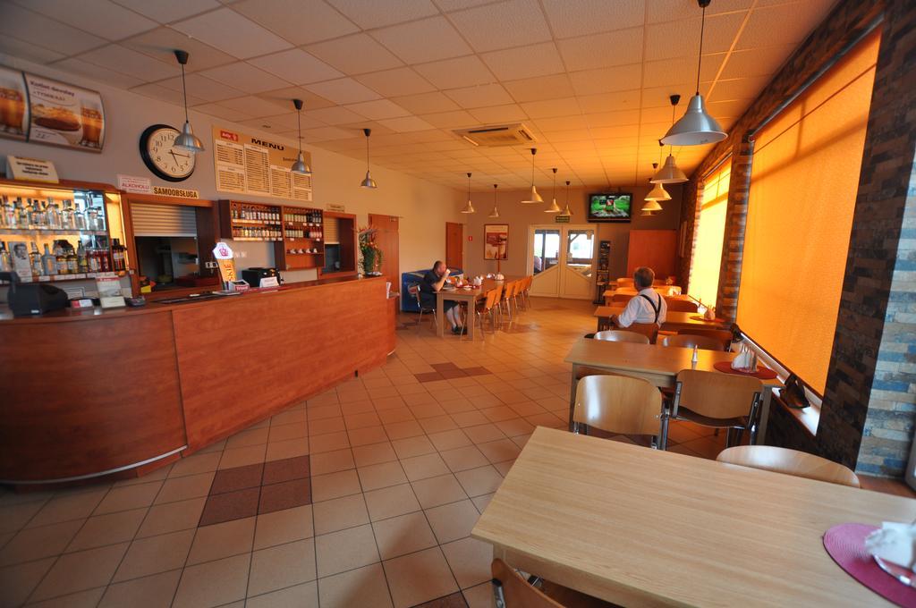 Artix Hotel Zbąszynek Buitenkant foto