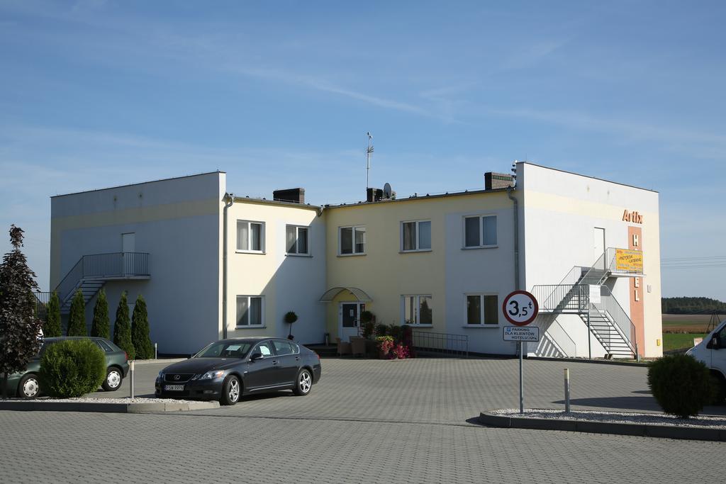Artix Hotel Zbąszynek Buitenkant foto