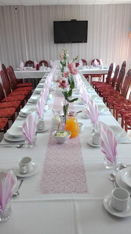 Artix Hotel Zbąszynek Buitenkant foto
