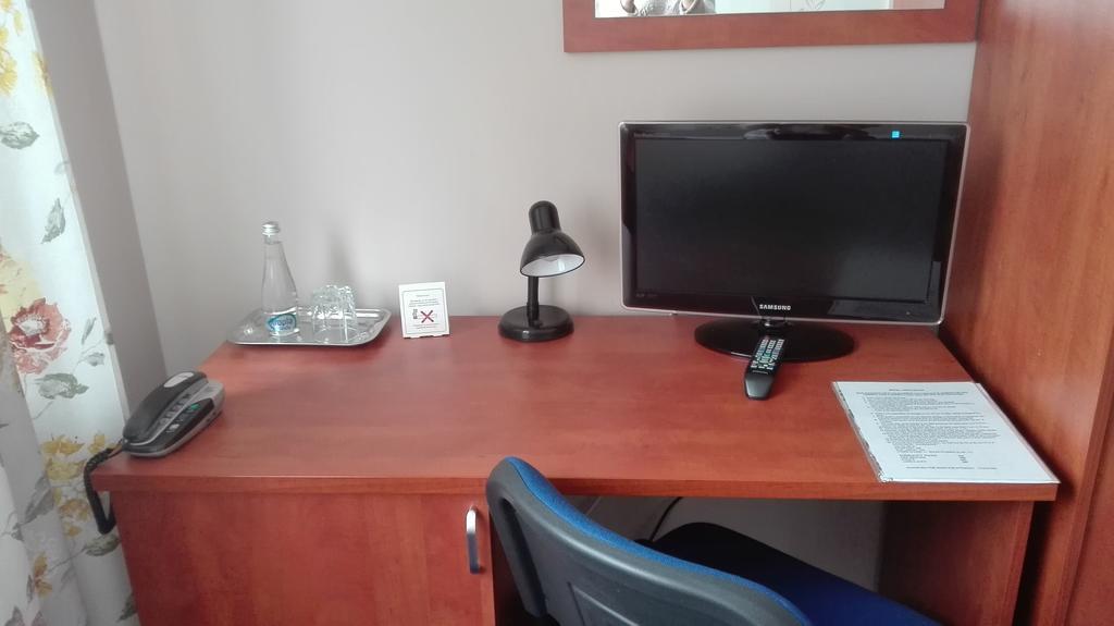Artix Hotel Zbąszynek Buitenkant foto