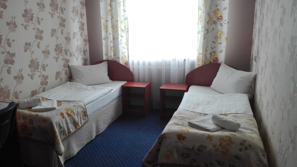 Artix Hotel Zbąszynek Buitenkant foto