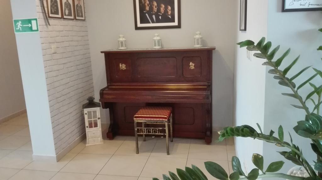 Artix Hotel Zbąszynek Buitenkant foto